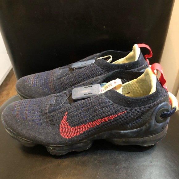 Nike Air VaporMax 2020 Flyknit 'Obsidian Siren Red' Men's Size 9 [CW1765-400] - Picture 6 of 13